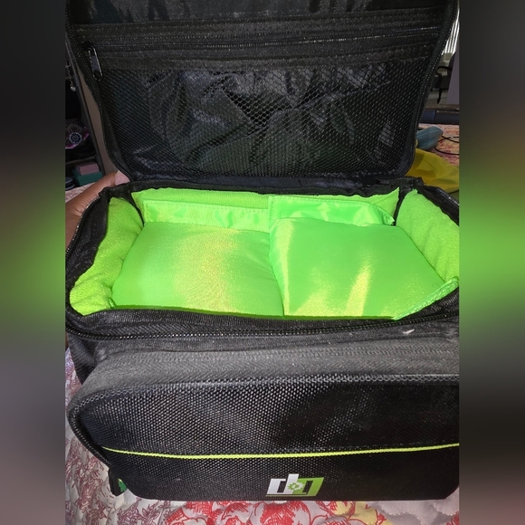 BRAND NEW Sony ZV-E10 Mirrorless camera - Picture 13 of 13